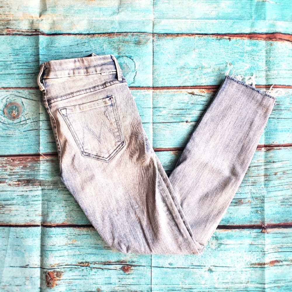 Mother Jeans Looker Ankle Fray Clear As Day Wash Size 24